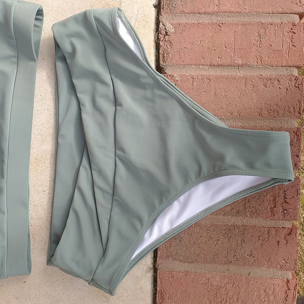 Two piece bikini - Picture 3 of 3